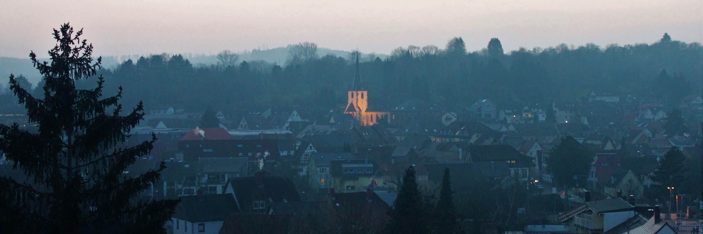 Michaelskirche Soellingen Daemmerung